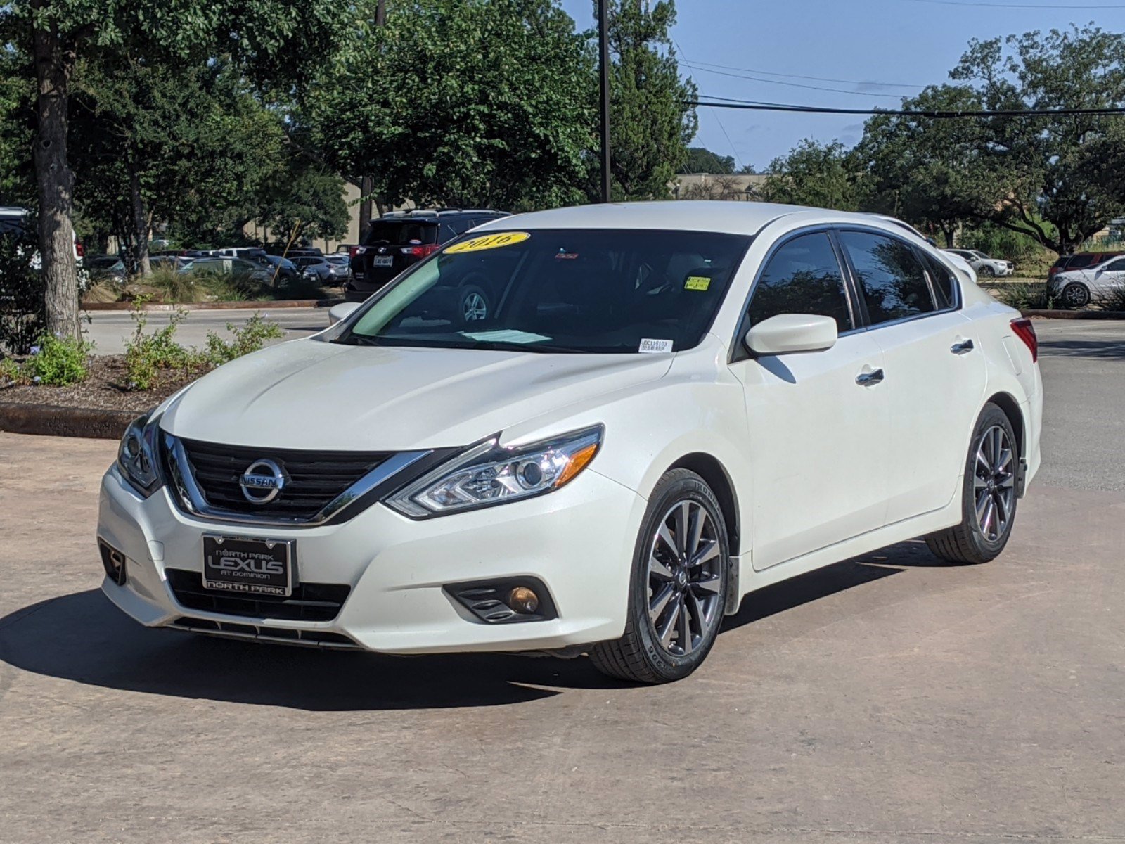 PreOwned 2016 Nissan Altima 2.5 SV